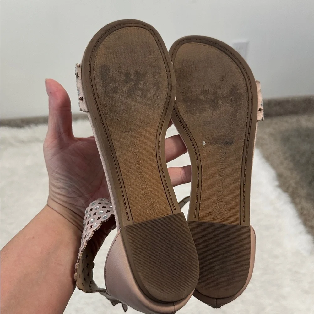 🦢 Yellow box Rhinestone Sandals - Picture 5 of 6